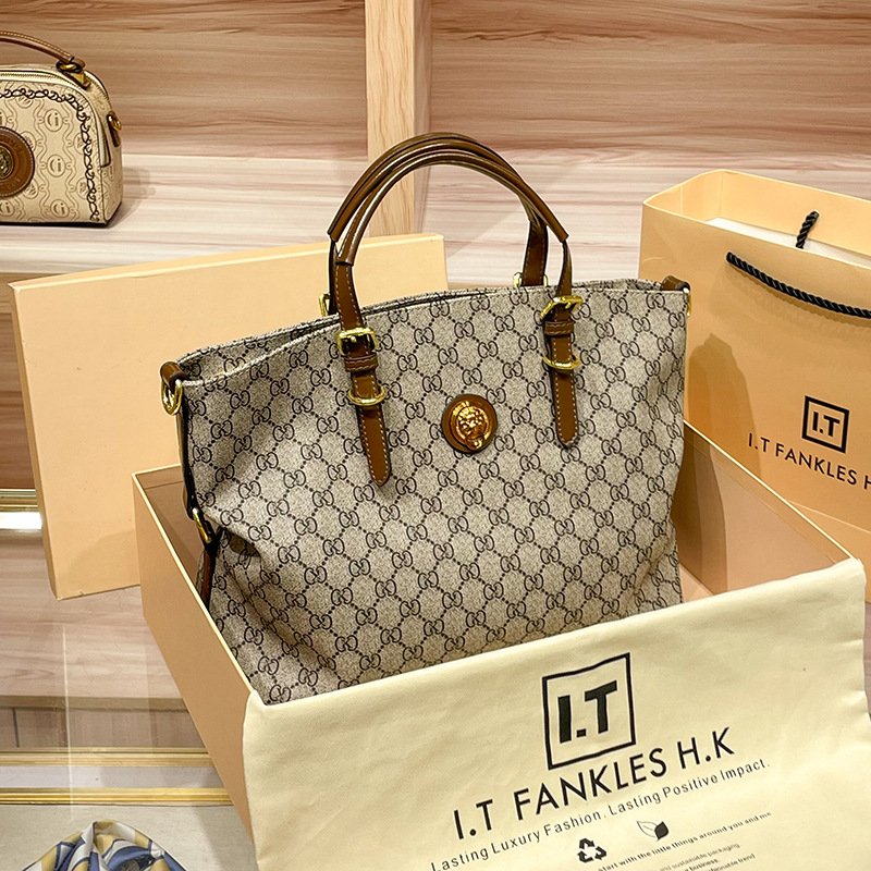 Large capacity shoulder bag, genuine leather, suitable for commuting, hand-held, crossbody, or tote bag. - Image 6