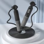 Corda per saltare intelligente con conteggio e display LCD, ideale per fitness domestico, palestra e allenamento di adulti, uomini, donne e bambini