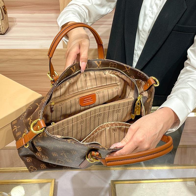 Large capacity shoulder bag, genuine leather, suitable for commuting, hand-held, crossbody, or tote bag. - Image 4